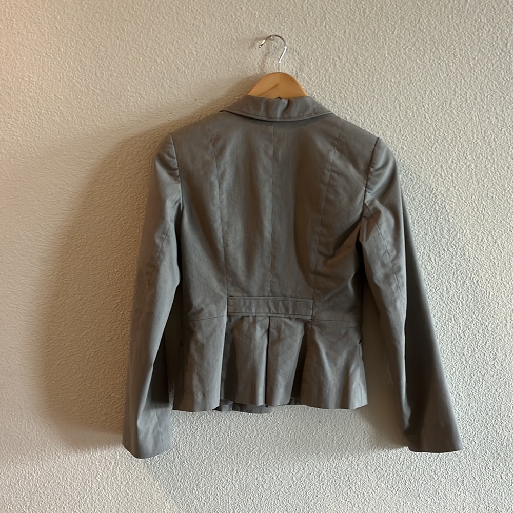 Suit - Picture 2 of 5